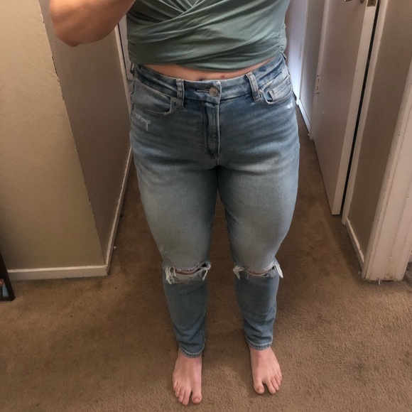 American Eagle AE Stretch Ripped Curvy Mom Jean - Picture 8 of 14